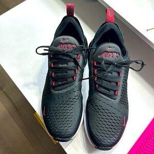 Nike Air 270 size 9 1/2 men’s